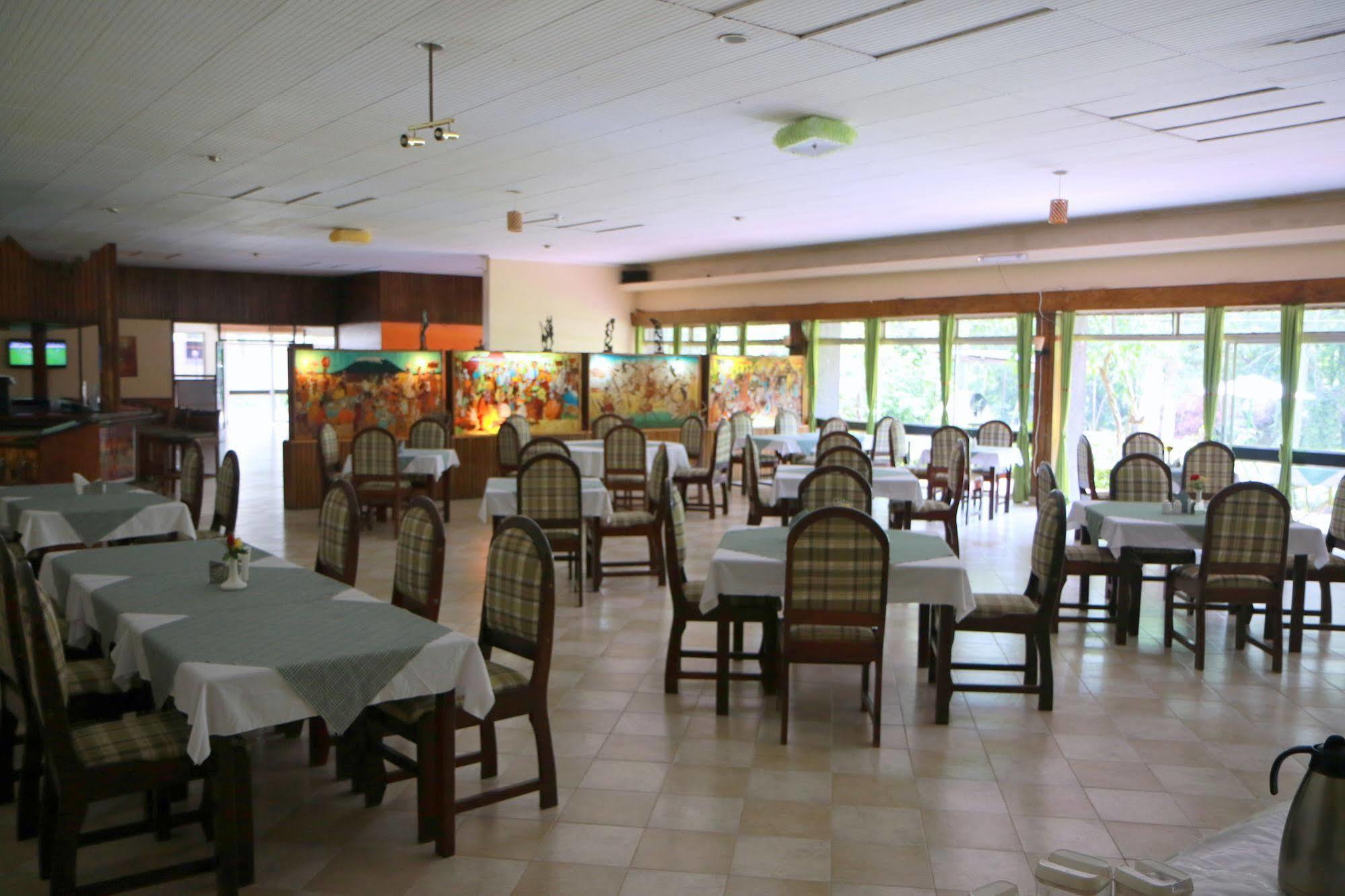 Equator Hotel Arusha Kültér fotó